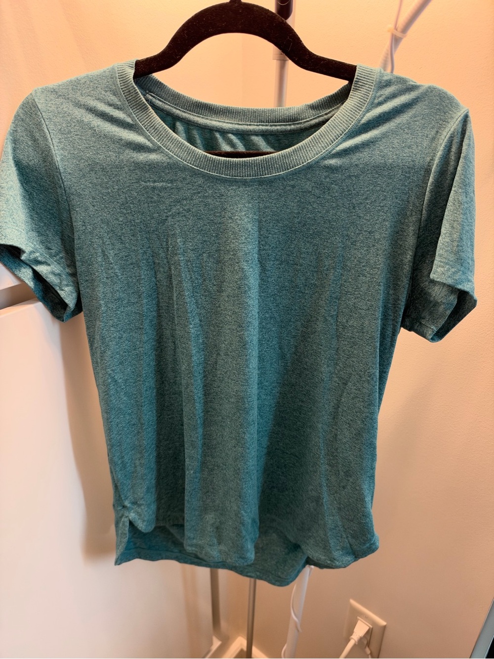 Athleisure tops workout bundle (Athleta & Aqua), Size Medium